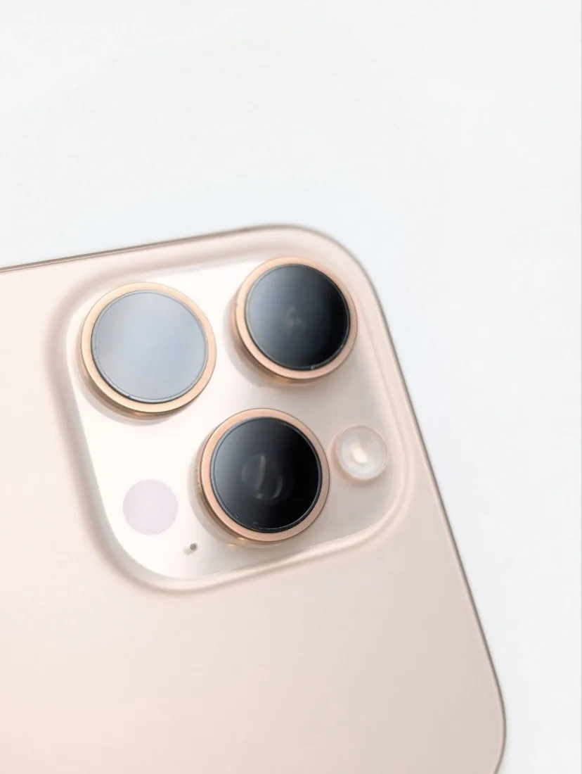 apple-iphone-16-pro-max-256gb-tytan-pustynny-model-telefonu-iphone-16-pro-max