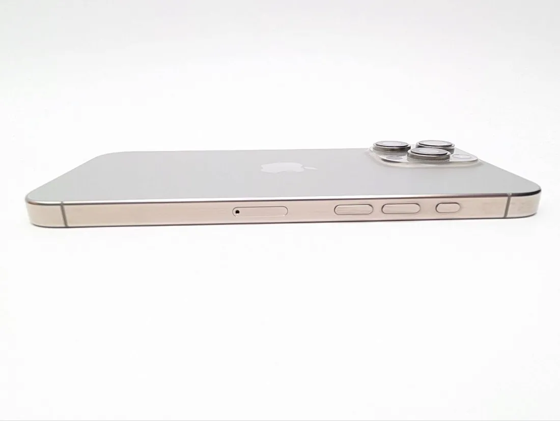 apple-iphone-16-pro-max-256gb-tytan-naturalny-model-telefonu-iphone-16-pro-max