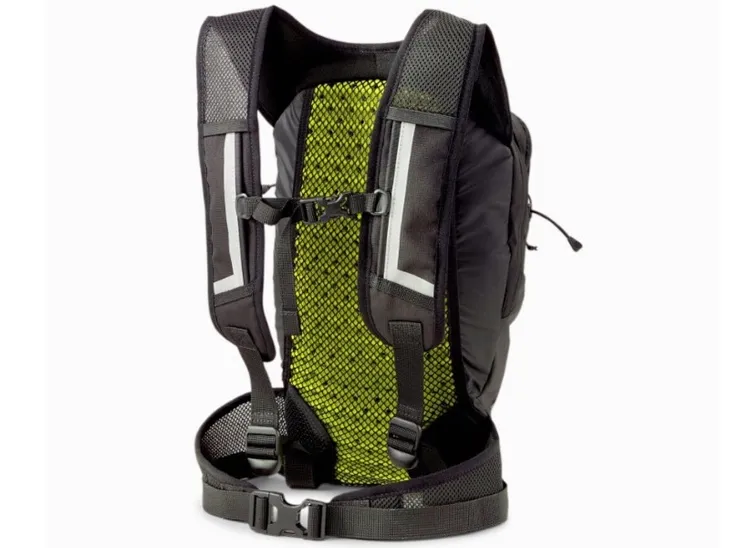 plecak-do-biegania-puma-running-backpack-078215-01-marka-puma