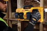 ladowarka-xr-8-0a-4-18v-dw-dcb104-stan-nowy-marka-dewalt-kod-producenta-dcb104-qw