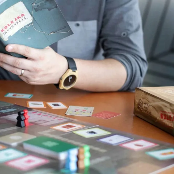 gra-kolejka-ipn-pl-01228-wiek-gracza-12-14-lat-15-18-lat-18