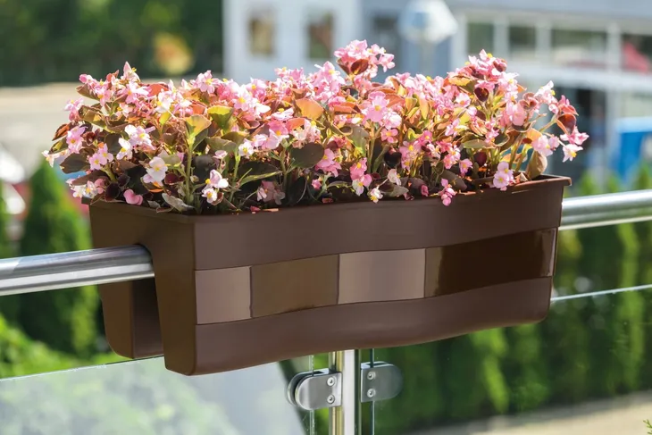 doniczka-na-balustrade-wave-60-or-czarny-pojemnosc-22-l