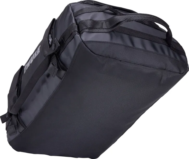 thule-chasm-or-duffel-bag-30l-or-black-or-waterproof-material-dominujacy-poliester