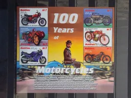 znaczki-motoryzacja-motory-malediwy-czysty-zn38