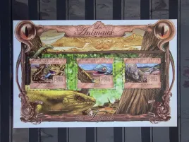 znaczki-fauna-gady-plazy-jaszczurki-gwinea-czysty-zn40