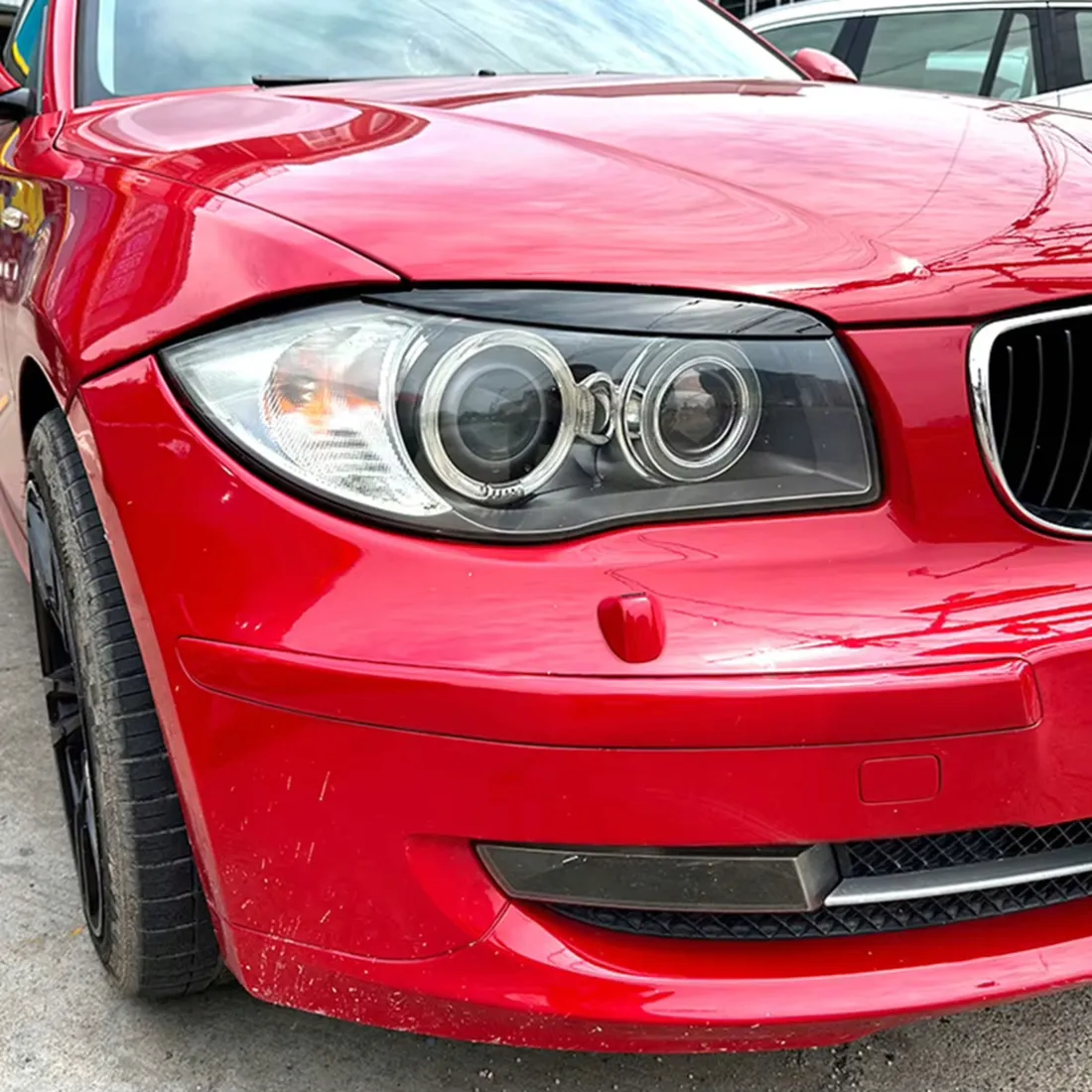 brewki-bmw-e81-e82-e87-e88-na-przednie-lampy-czarny-polysk-2004-2014