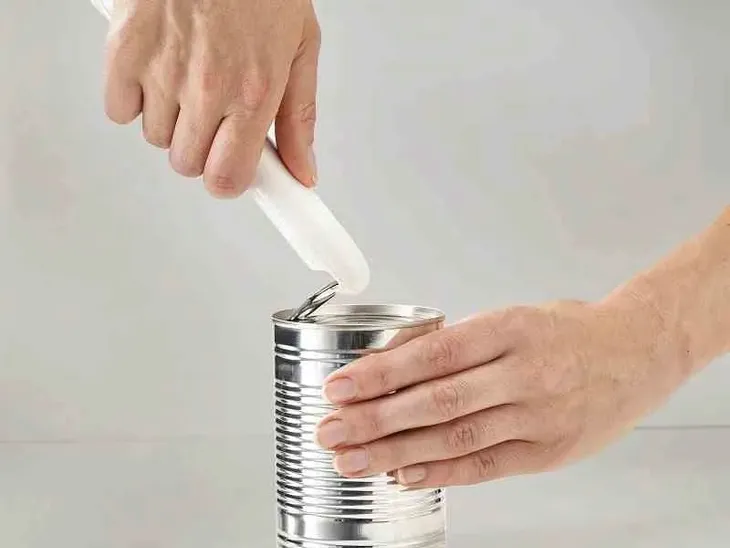 otwieracz-do-puszek-can-do-plus-joseph-joseph-stan-nowy