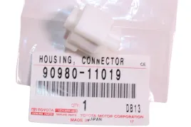 toyota-c-hr-camry-wtyczka-kostka-kierunkowskazu-reflektora-90980-11019-oe