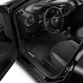 toyota-aygo-x-dywaniki-gumowe-komplet-czarne-pw210-0h016-oe