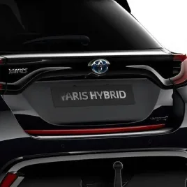 toyota-yaris-nakladka-listwa-pokrywy-bagaznika-czerwona-pw405-0d000-d6-oe