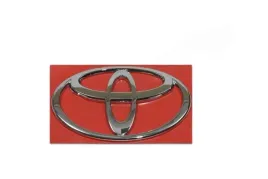 toyota-yaris-chromowany-emblemat-logo-przod-75331-0d010-oe