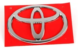toyota-corolla-verso-chromowany-emblemat-logo-tyl-90975-w2001-oe