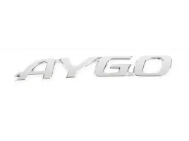 toyota-aygo-chromowany-emblemat-logo-tyl-aygo-75442-0h010-oe