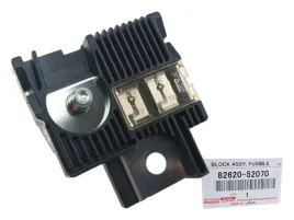 toyota-yaris-verso-bezpiecznik-klemy-plus-82620-52070-oe