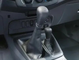 toyota-hilux-galka-zmiany-biegow-skorzana-5-m-t-4wd-pz430-n8170-00-oe