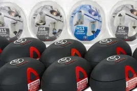 toyota-zestaw-zapasowych-zarowek-hb4-py21w-p21w-p21-5w-w5w-90981-yzze1-oe