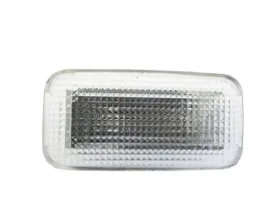 toyota-auris-avensis-yaris-lampka-oswietlenia-kabiny-81330-05050-oe