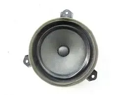 toyota-corolla-auris-aygo-avensis-c-hr-yaris-glosnik-tyl-86160-0d370-oe