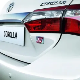 toyota-emblemat-s-chrom-pokrywy-bagaznika-pz443-e0010-00-oe