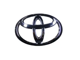 toyota-aygo-chromowany-emblemat-logo-przod-90975-02195-oe