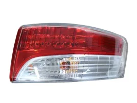 toyota-avensis-lampa-prawy-tyl-81551-05250-oe