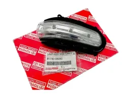 toyota-avensis-corona-kierunkowskaz-lusterka-boczny-prawy-81730-05050-oe
