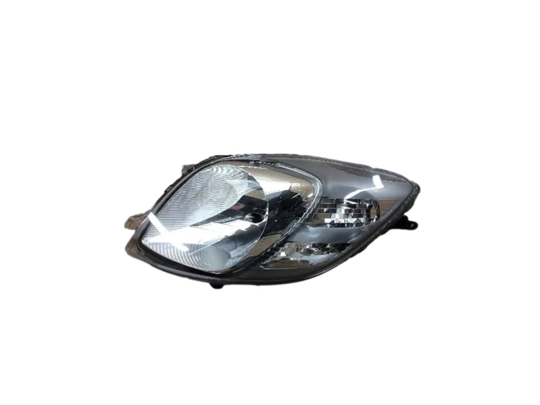 toyota-yaris-lampa-reflektor-prawy-przod-81130-52850-oe