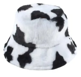 czapka-kapelusz-puszysty-bialy-czarny-krowa