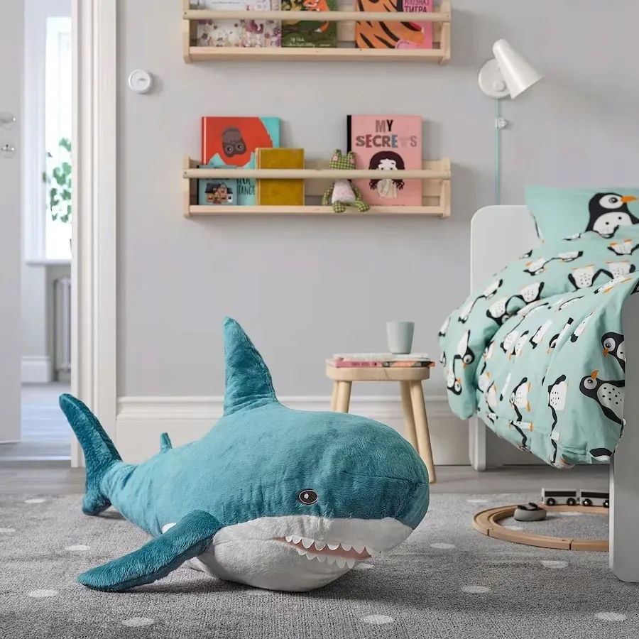 ikea-blahaj-pluszak-rekin-100-cm