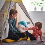 ikea-blahaj-pluszak-rekin-100-cm-wiek-dziecka-18-m