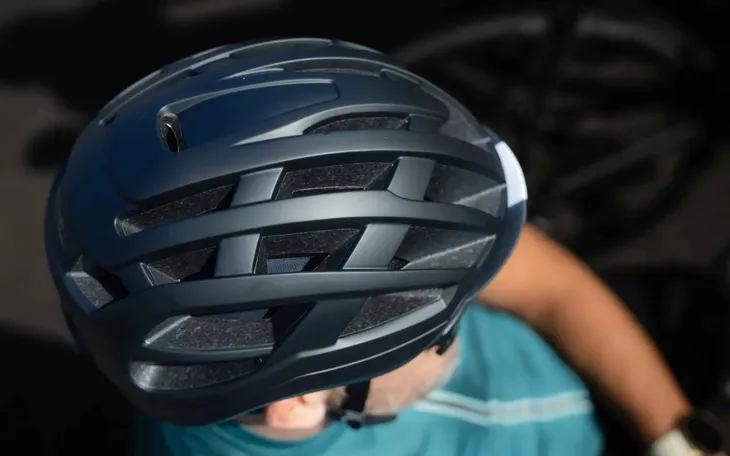 rogelli-deiro-lekki-kask-rowerowy-stan-nowy-kod-producenta-rog352310-s-m
