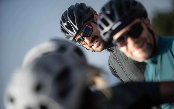 rogelli-deiro-lekki-kask-rowerowy-stan-nowy-rodzaj-uniwersalny