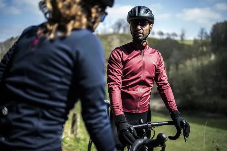 rogelli-essential-softshellowa-kurtka-rowerowa-model-essential