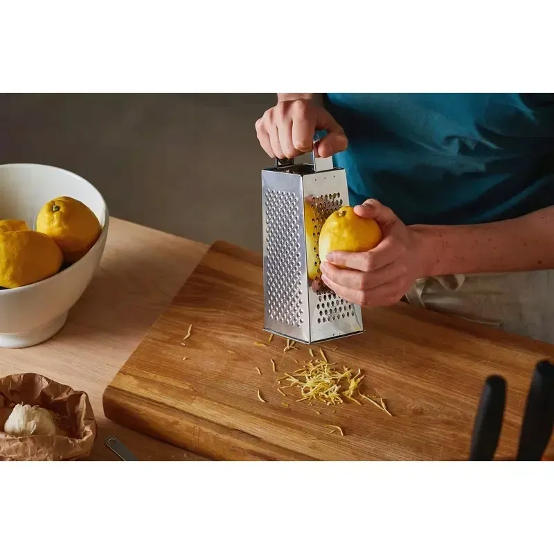 fiskars-tarka-czterostronna-essential