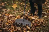 fiskars-glowica-grabi-do-lisci-solid-szerokosc-glowicy-44-cm