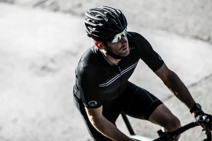 rogelli-tecta-ultralekki-kask-rowerowy-typ-kasku-szosowy