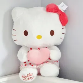 maskotka-pluszak-bardzo-duza-hello-kitty-z-sercem-50-cm