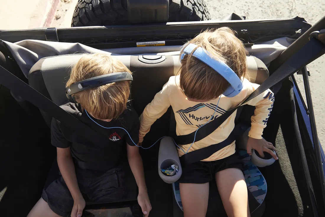 sluchawki-nauszne-skullcandy-grom-surf