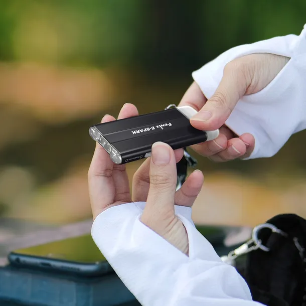 latarka-led-fenix-e-spark-seria-e-spark