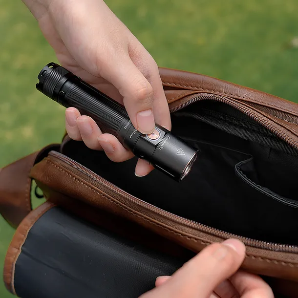 latarka-led-fenix-e28r-v2-0-seria-e