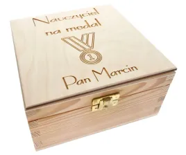 dzien-nauczyciela-drewniane-pudelko-box-prezentowy-prezent