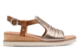 skorzane-sandaly-damskie-na-koturnie-zlote-marco-tozzi-28706-r41