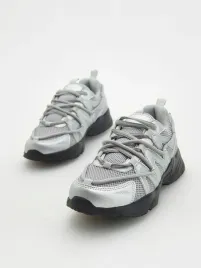 szare-metaliczne-buty-sportowe-reserved-39