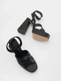 czarne-sandaly-na-wysokim-obcasie-reserved-40