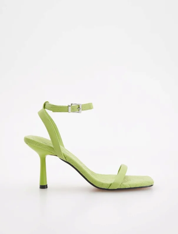 zielone-sandaly-na-obcasie-reserved-37