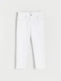 biale-proste-jeansy-reserved-s-material-dominujacy-bawelna