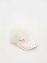 biala-czapka-z-daszkiem-reserved-52-cm