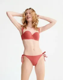 czerwona-gora-od-bikini-reserved-s