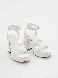 biale-sandaly-na-wysokim-obcasie-reserved-38