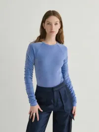 niebieskie-polyskujace-body-z-marszczeniami-reserved-xs